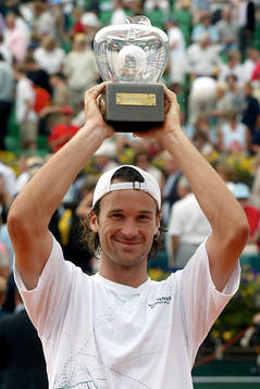 Carlos Moya segrade i finalen