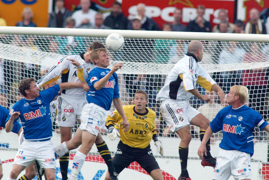 Patrik Ingelsten, Halmstad i en tuff duell mot bl a Gary