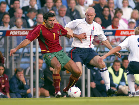 Danny Mills, England och Luis Figo, Portugal