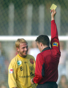 Jens Hermansson, Mjällby. Doamre, gult kort varning