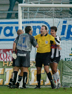 Handgemäng, Jonas Eriksson, domare, tillrättavisar