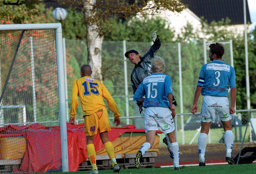 Mattias Hugosson, Gefle lyckas inte stoppa bollen som går