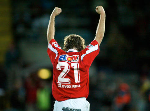  Jubel i Kalmar-natten, matchvinnaren Lasse Johansson.
