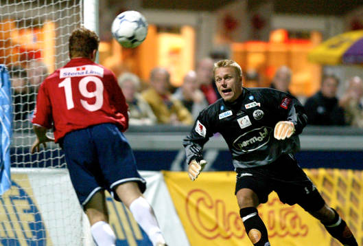 Paulhinho, Örgryte nickar in 1-2 bakom Fredrik Sundfors,