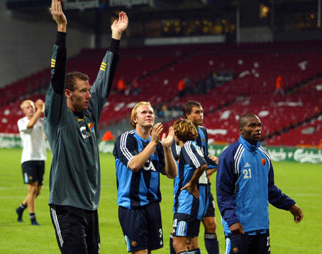 Andreas Isaksson m.fl. tackar Djurgårdsklacken