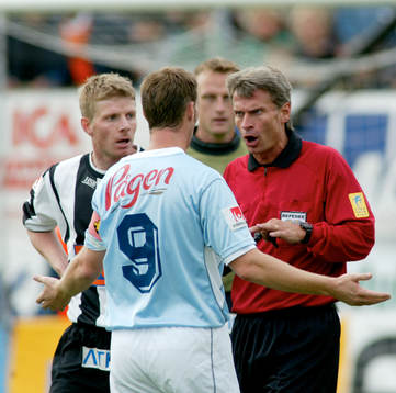 Bråk, oense, Peter Fröjdfeldt, domare, Niklas Skoog och