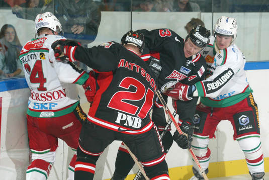 Tätt vid sargen. Jesper Mattsson och Marcus Thuresson,