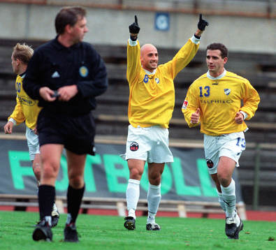   Bobby Kociski, Malmö, jublar. 