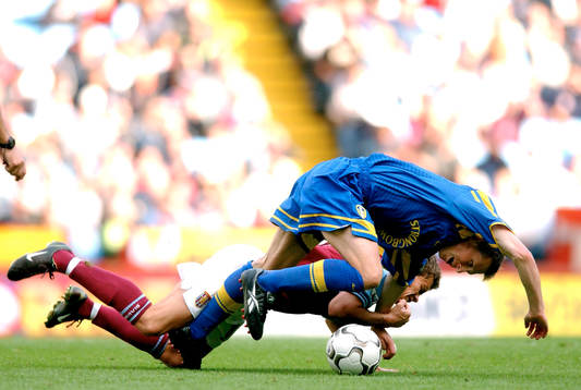  Nick Barmby, Leeds och Lee Hendire, Aston Villa.