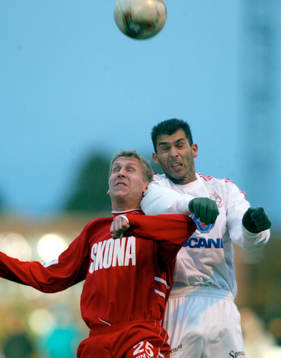 Niklas Löfgren, Frölunda och Zoran Manovic, Assyriska