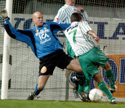 Dorde Uzelac avgör matchen och gör 3-2 i matchens sista