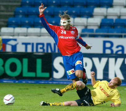 Med bruten näsa och "näsmask" var Jesper Jansson bäste