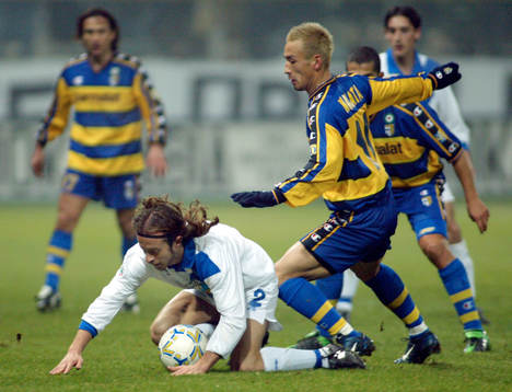  Andrea Cupi, Empoli och Hidetoshi Nakata, Parma.