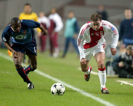  Martin Keown, Arsenal och Andy Van Der Meyde, Ajax.