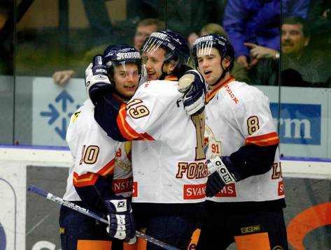 Joakim Eriksson och Per-Anton Lundström gratulerar