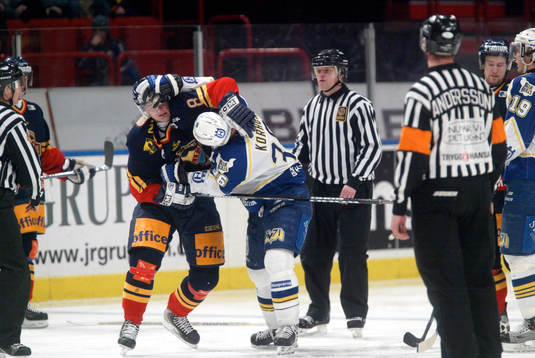 Per-Anton Lundström, Djurgården och Lubomir Korhon, HV71.