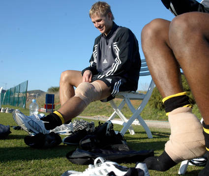 AIK har många skadade, Martin Åslund bandagerad