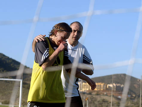 Richard Money, tränare. Kram. Peppning