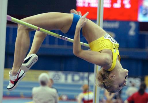 Kajsa Bergqvist tog Guld på 2.01