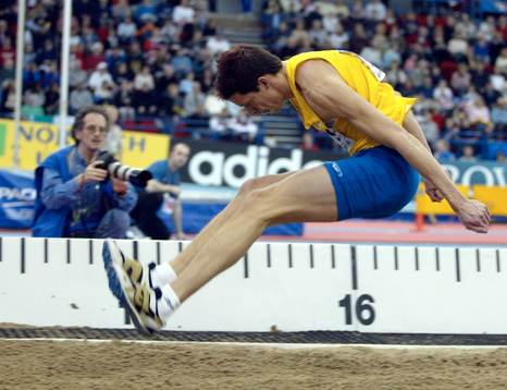 Christian Olsson tog Guld med 17.70 m