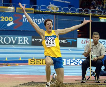 Christian Olsson tog Guld med 17.70 m