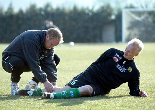 Magnus Carlsson tar en titt på Christer Fürsth