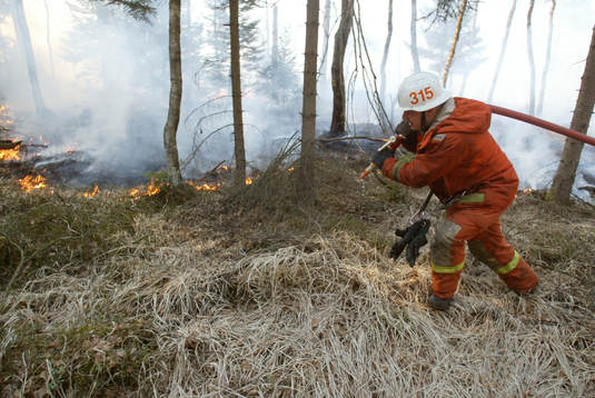 Brand, skogsbrand vid Hörja. Räddningstjänsten i