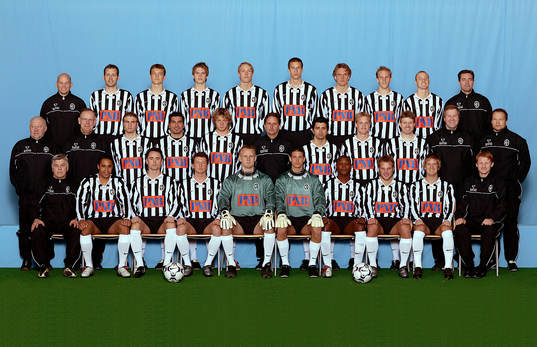  Bakre raden fr v; Peter Lantz, massör, Danijel Milovanovic, Magnus Torvaldson, Johan Andersson, Johnny Lundberg, Jonas Olsson, Linus Malmqvist, Magnus Kjellsson, Alexander Farnerud, Mats Larsson, målvaktstränare.