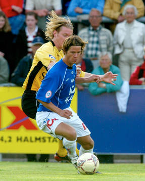  Dusan Djuric, Halmstad snurrar upp Fredrik Berglund och gör sitt första allsvenska mål