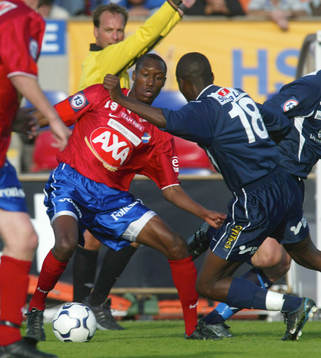 Atiba Hutchinson mot Valter Tomaz Jr