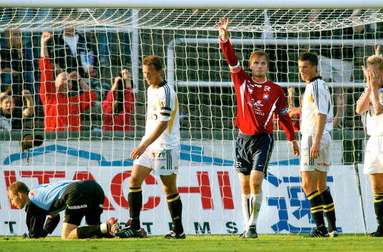  Markus Johannesson jublar efter 2-1 målet.