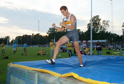  Patrik Christiansson slog till och vann med nytt årsbästa 5,75m.
