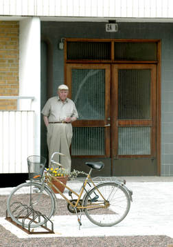 Trelleborg, man, pensionär, dörr, cykel, husnummer,