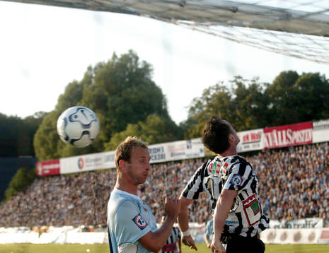 Jon Inge Höiland, Malmö nära nicka in en hörna