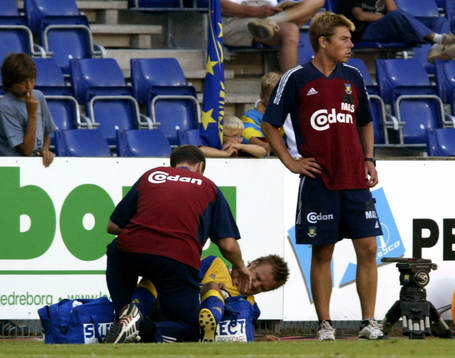 Mattias Jonson, Bröndby lämnar planen - skadad - i halvtid