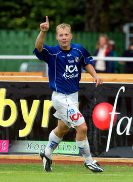  Robert Andersson, Halmstad, jubel efter ett av sina två mål.