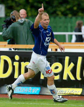  Robert Andersson, Halmstad efter ett av sina två mål. Jubel.