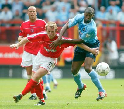 Gary Rowett, Charlton och Paulo Wanchope, Manchester. 