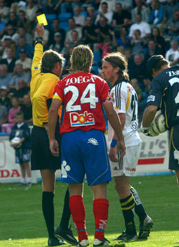Mats Rubarth, AIK får sitt andra gula kort och utvisning