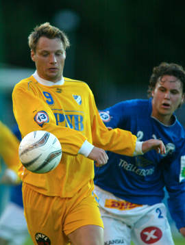 Jörgen Svensson, Malmö, skuggas av Jens Sloth, Trelleborg