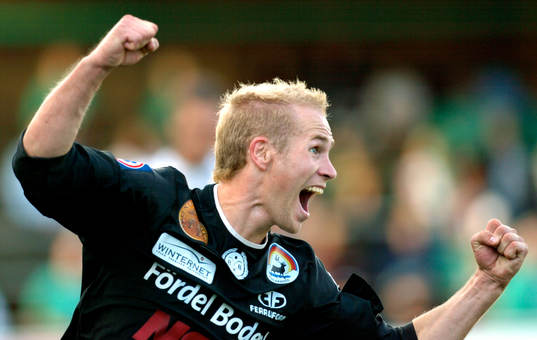  Matchhjälten Robert Lundgren, Boden jubel efter att han gjort matchens enda mål.