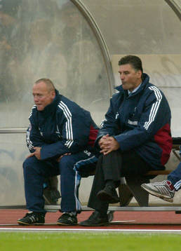 Dystra miner på DIF-bänken, Sören Åkeby och Zoran