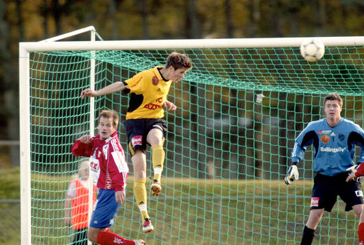 Peter Olsson fick spela innerback och gtjorde det mycket