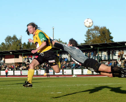 Segermålet, Fredrik "Hana" Andersson nickar in 2-1 bakom