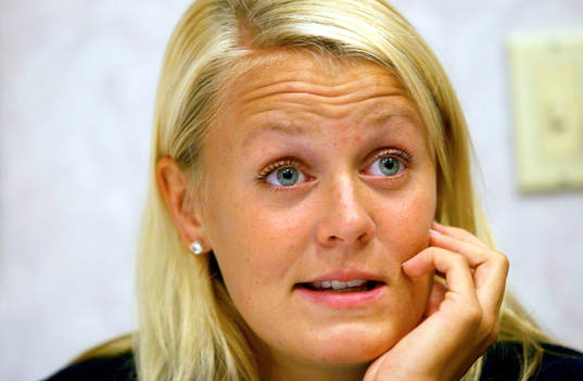  Josefine Öqvist i centrum för uppmärksamheten dagen efter att hon tagit Sverige till final