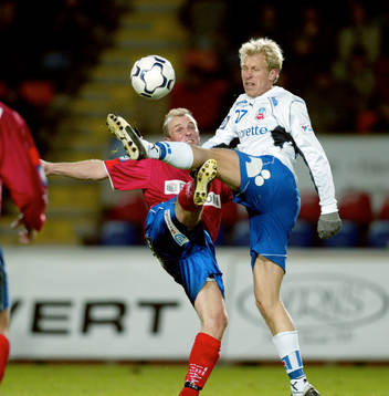 Peter Wibrån och Gustaf Andersson, hög spark