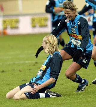  Sara Johansson och Ulrika Björn jubel.