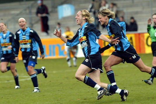   Djurgården/Älvsjö Svenska Mästare 2003. Sara Johansson jubel.