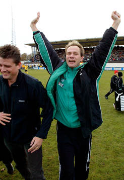  Roberto Jacobsson, tränare GAIS. Jubel.