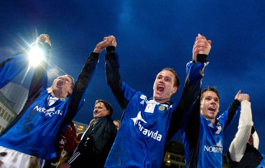  Sundsvall kvar i allsvenskan!! Fr v: Tommy Bergersen, (Urban Hagblom), Jonas Wallerstedt och Fredric Lundqvist.